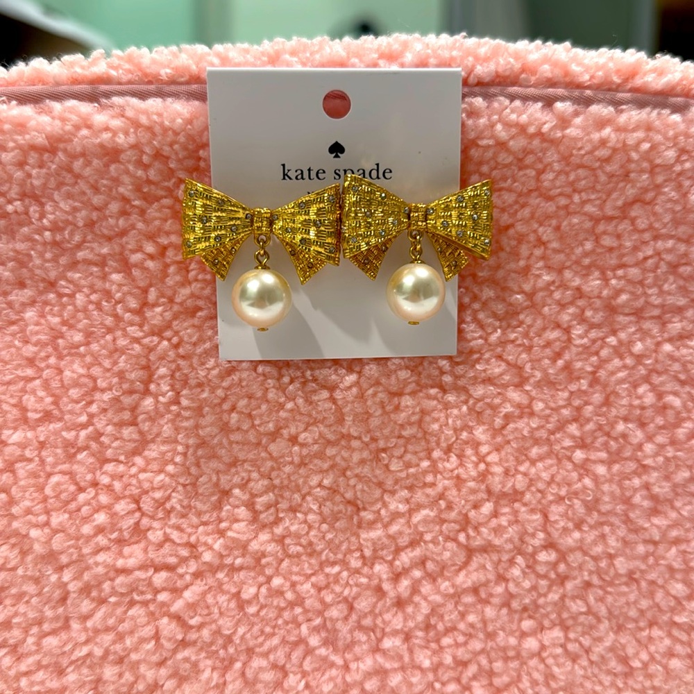✨STUNNING BOW EARRING✨